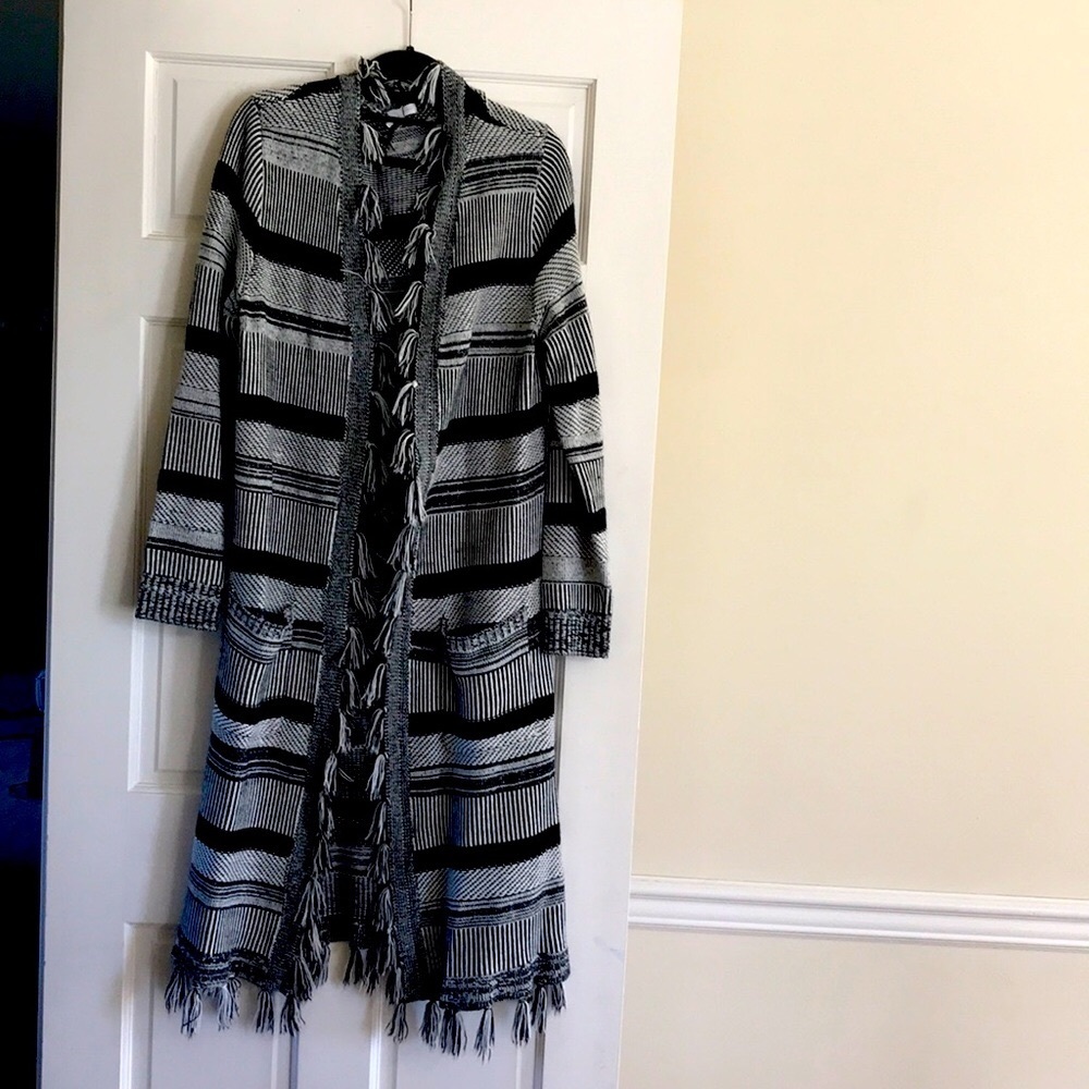 New York & Co ladies open-front long sweater !!